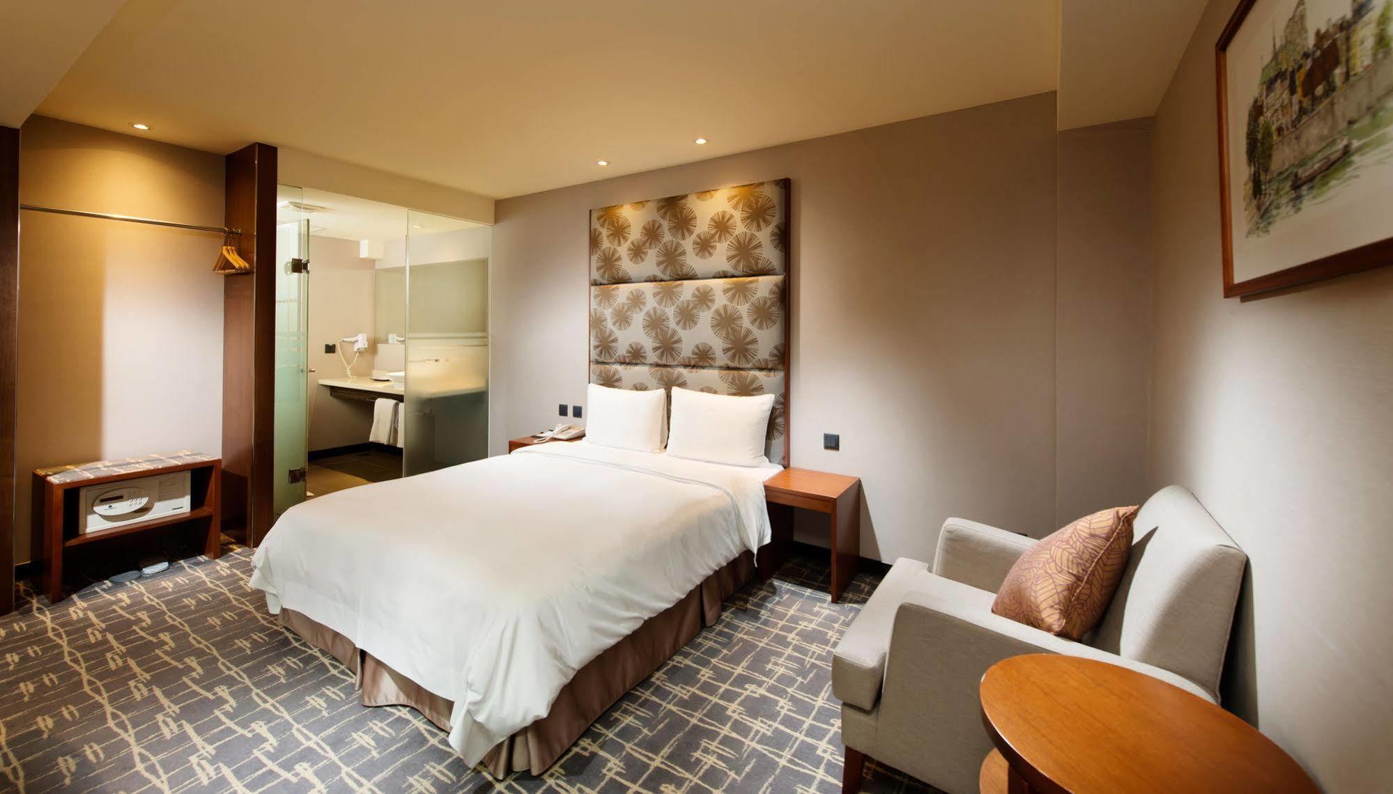Rich & Free Hotel - Kaifeng 富逸旅趣-北車開封館 Taipei Extérieur photo