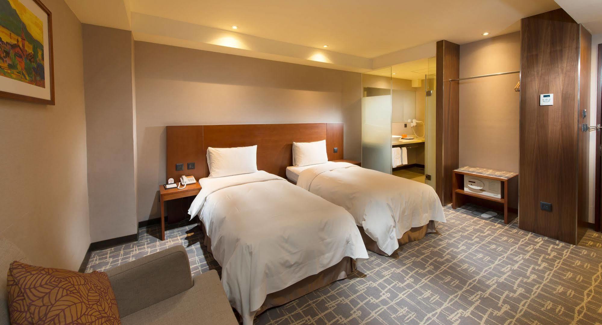 Rich & Free Hotel - Kaifeng 富逸旅趣-北車開封館 Taipei Extérieur photo