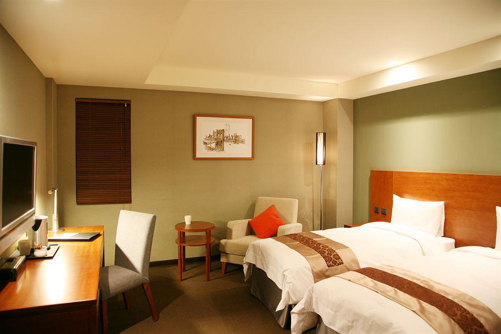 Rich & Free Hotel - Kaifeng 富逸旅趣-北車開封館 Taipei Extérieur photo