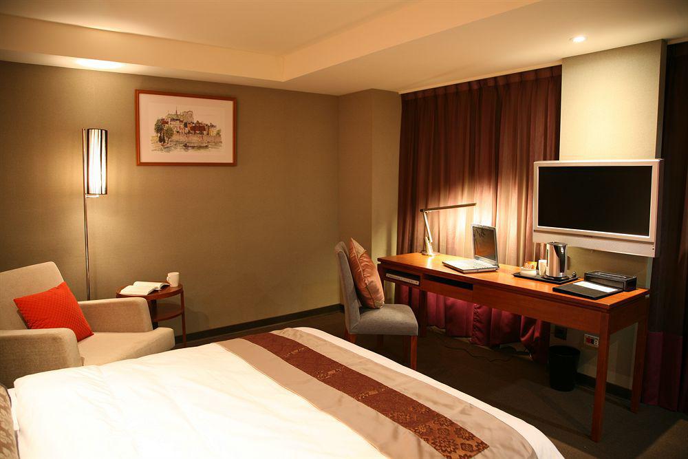 Rich & Free Hotel - Kaifeng 富逸旅趣-北車開封館 Taipei Extérieur photo